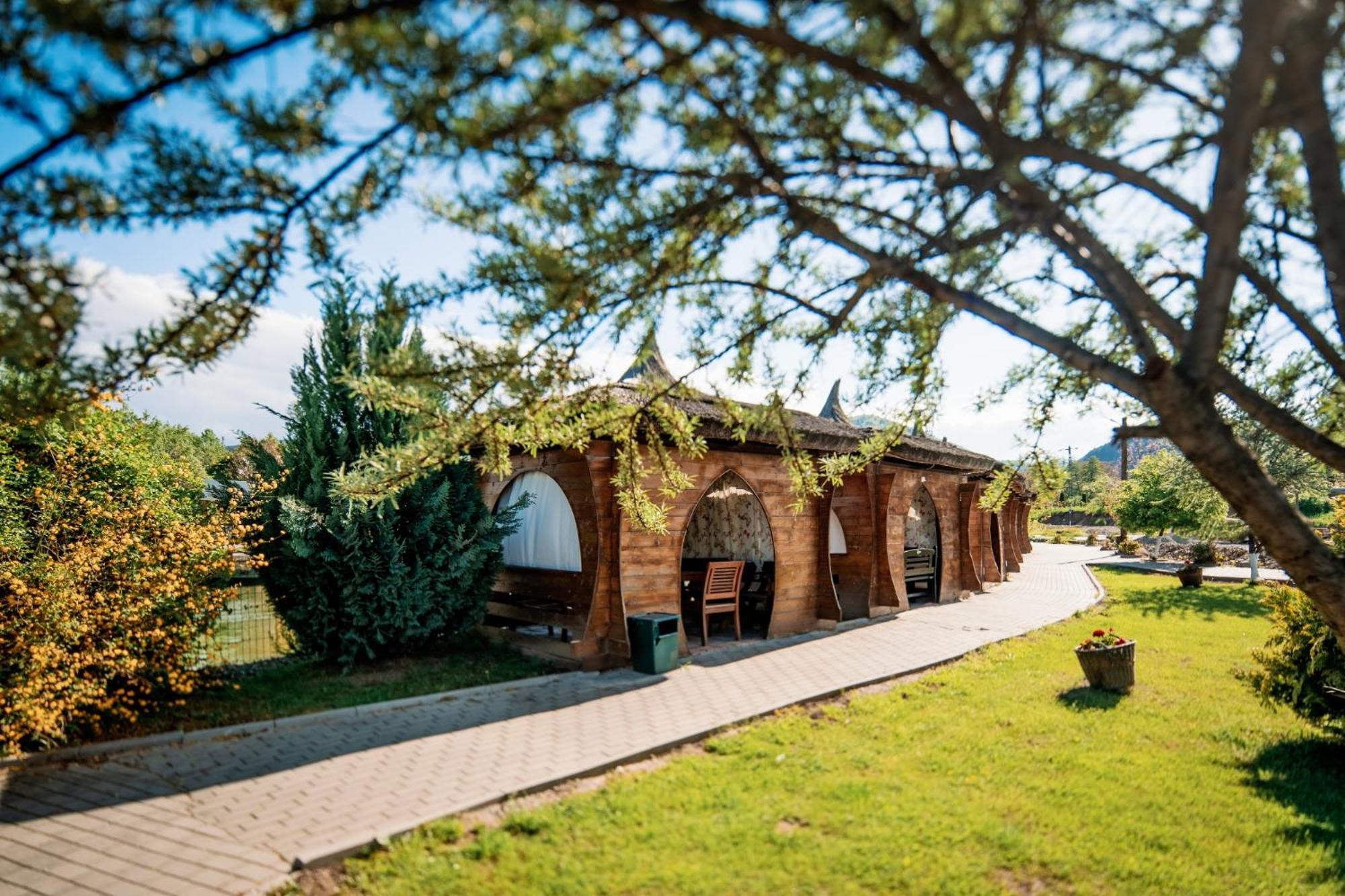 Montana Garden Rasinari Exterior foto